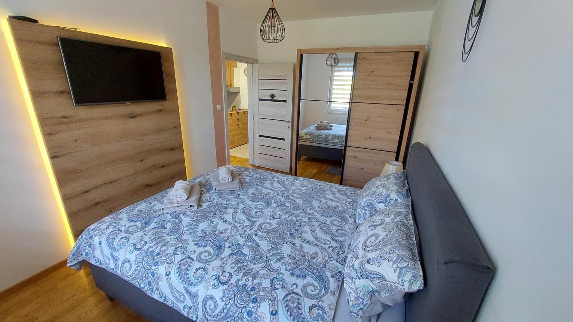 Apartment Ela Subotica Bagian luar foto