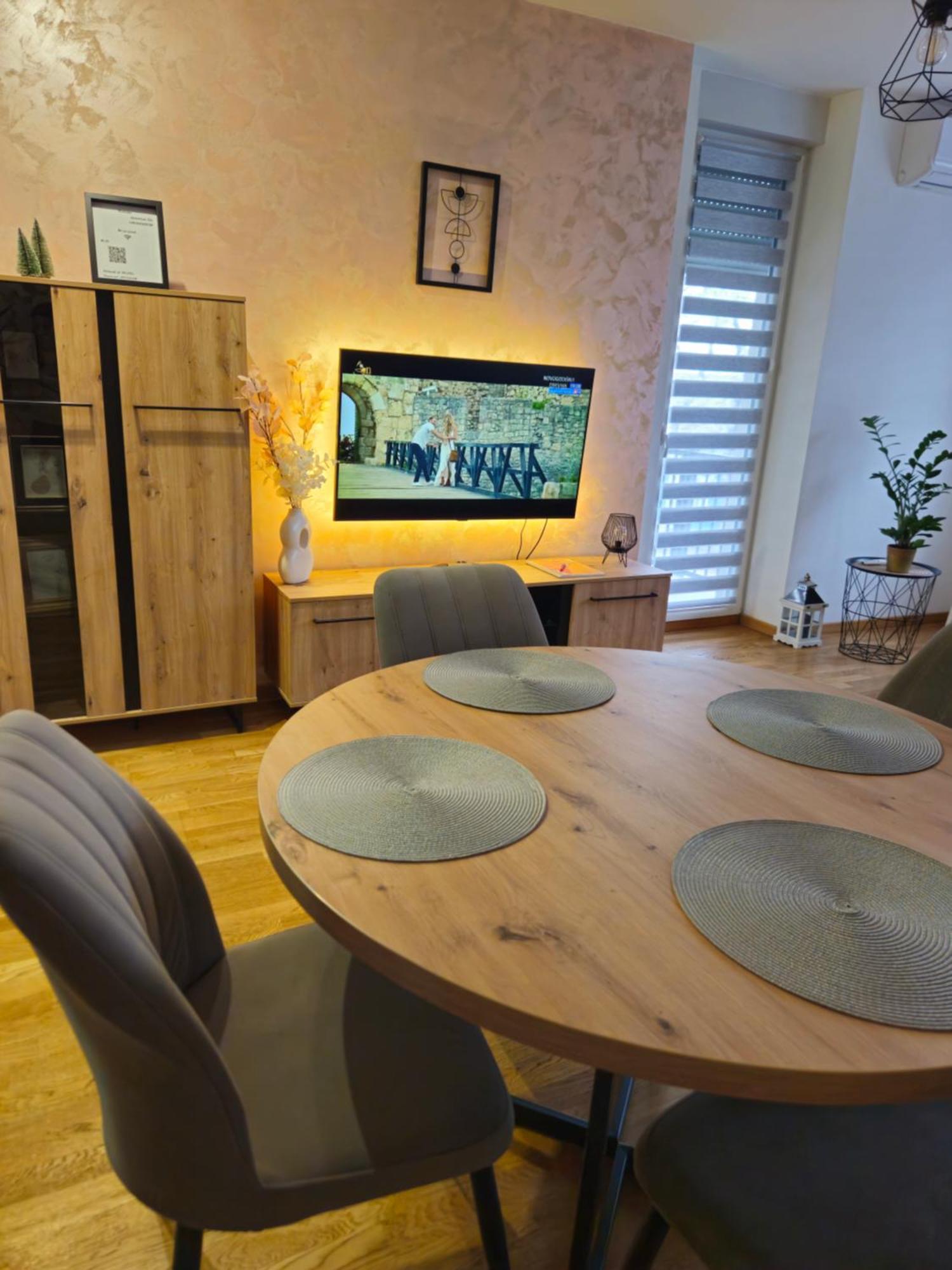 Apartment Ela Subotica Bagian luar foto